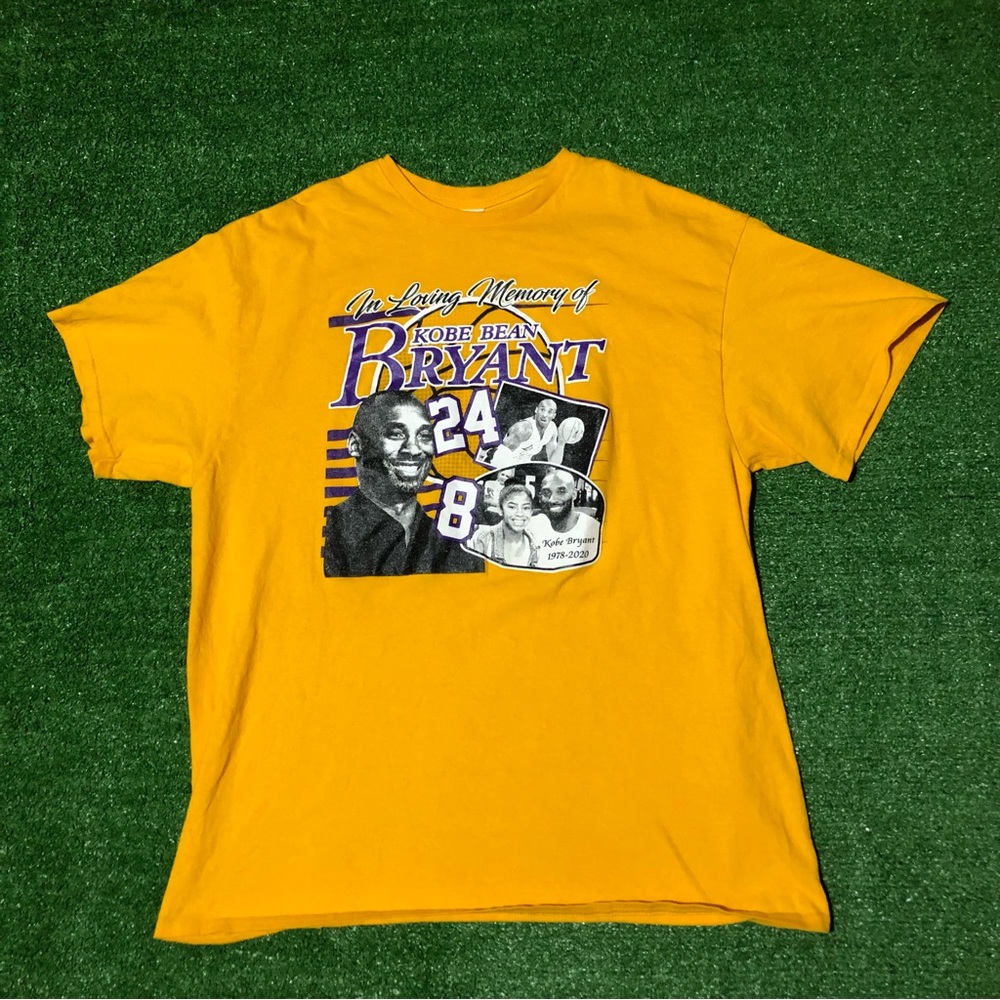 In Loving Memory of Kobe Bean Bryant 8/24 shirt size XL.$20